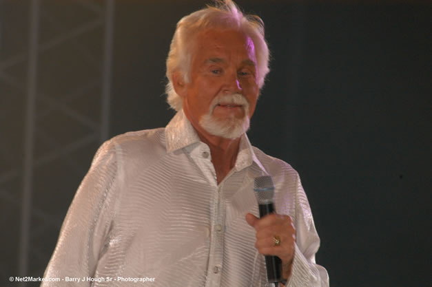 Kenny Rogers @ The Aqueduct on Rose Hall - Friday, January 26, 2007 - 10th Anniversary - Air Jamaica Jazz & Blues Festival 2007 - The Art of Music - Tuesday, January 23 - Saturday, January 27, 2007, The Aqueduct on Rose Hall, Montego Bay, Jamaica - Negril Travel Guide, Negril Jamaica WI - http://www.negriltravelguide.com - info@negriltravelguide.com...!