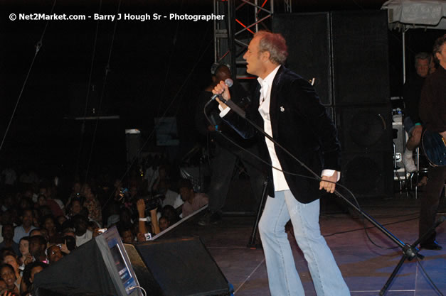 Michael Bolton - Air Jamaica Jazz & Blues Festival 2007 - The Art of Music -  Thursday, January 25th - 10th Anniversary - Air Jamaica Jazz & Blues Festival 2007 - The Art of Music - Tuesday, January 23 - Saturday, January 27, 2007, The Aqueduct on Rose Hall, Montego Bay, Jamaica - Negril Travel Guide, Negril Jamaica WI - http://www.negriltravelguide.com - info@negriltravelguide.com...!