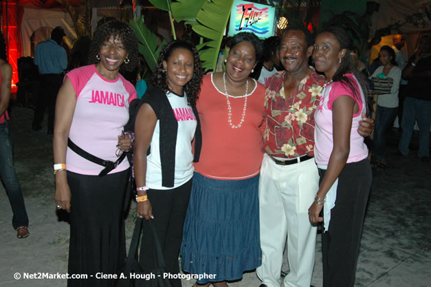 Venue & Audience - Air Jamaica Jazz & Blues Festival 2007 - The Art of Music -  Thursday, January 25th - 10th Anniversary - Air Jamaica Jazz & Blues Festival 2007 - The Art of Music - Tuesday, January 23 - Saturday, January 27, 2007, The Aqueduct on Rose Hall, Montego Bay, Jamaica - Negril Travel Guide, Negril Jamaica WI - http://www.negriltravelguide.com - info@negriltravelguide.com...!