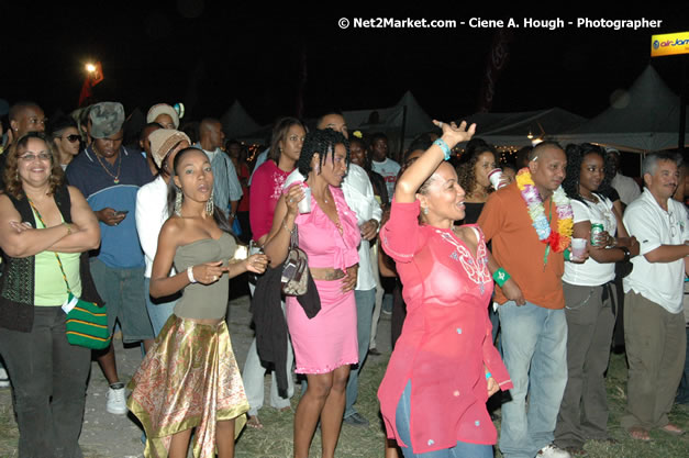 Venue & Audience - Air Jamaica Jazz & Blues Festival 2007 - The Art of Music -  Thursday, January 25th - 10th Anniversary - Air Jamaica Jazz & Blues Festival 2007 - The Art of Music - Tuesday, January 23 - Saturday, January 27, 2007, The Aqueduct on Rose Hall, Montego Bay, Jamaica - Negril Travel Guide, Negril Jamaica WI - http://www.negriltravelguide.com - info@negriltravelguide.com...!