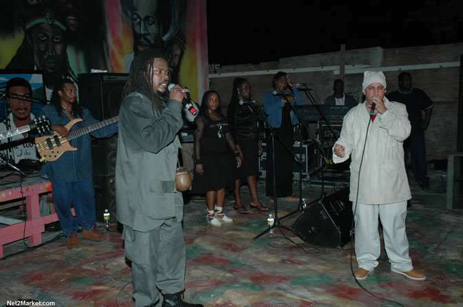 The Messenger, Reggae Super Star - Luciano - Gregory Isaacs - Bobby Dread - Swallow - backed by the Indika Band - Boubon Beach Restaurant, Beach Bar & Oceanfront Accommodations - Negril Travel Guide, Negril Jamaica WI - http://www.negriltravelguide.com - info@negriltravelguide.com...!