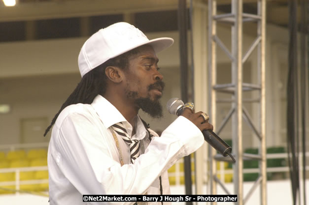 Beenie Man - Cure Fest 2007 - Longing For Concert at Trelawny Multi Purpose Stadium, Trelawny, Jamaica - Sunday, October 14, 2007 - Cure Fest 2007 October 12th-14th, 2007 Presented by Danger Promotions, Iyah Cure Promotions, and Brass Gate Promotions - Alison Young, Publicist - Photographs by Net2Market.com - Barry J. Hough Sr, Photographer - Negril Travel Guide, Negril Jamaica WI - http://www.negriltravelguide.com - info@negriltravelguide.com...!