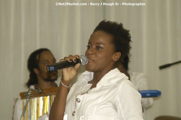 Etana - Reflections - Cure Fest 2007 - All White Birth-Night Party - Hosted by Jah Cure - Starfish Trelawny Hotel - Trelawny, Jamaica - Friday, October 12, 2007 - Cure Fest 2007 October 12th-14th, 2007 Presented by Danger Promotions, Iyah Cure Promotions, and Brass Gate Promotions - Alison Young, Publicist - Photographs by Net2Market.com - Barry J. Hough Sr, Photographer - Negril Travel Guide, Negril Jamaica WI - http://www.negriltravelguide.com - info@negriltravelguide.com...!