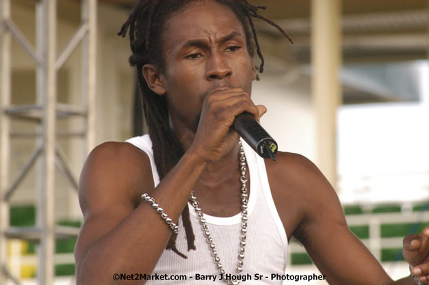 Jah Cure - Cure Fest 2007 - Longing For Concert at Trelawny Multi Purpose Stadium, Trelawny, Jamaica - Sunday, October 14, 2007 - Cure Fest 2007 October 12th-14th, 2007 Presented by Danger Promotions, Iyah Cure Promotions, and Brass Gate Promotions - Alison Young, Publicist - Photographs by Net2Market.com - Barry J. Hough Sr, Photographer - Negril Travel Guide, Negril Jamaica WI - http://www.negriltravelguide.com - info@negriltravelguide.com...!