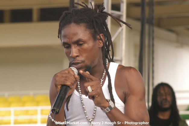 Jah Cure - Cure Fest 2007 - Longing For Concert at Trelawny Multi Purpose Stadium, Trelawny, Jamaica - Sunday, October 14, 2007 - Cure Fest 2007 October 12th-14th, 2007 Presented by Danger Promotions, Iyah Cure Promotions, and Brass Gate Promotions - Alison Young, Publicist - Photographs by Net2Market.com - Barry J. Hough Sr, Photographer - Negril Travel Guide, Negril Jamaica WI - http://www.negriltravelguide.com - info@negriltravelguide.com...!