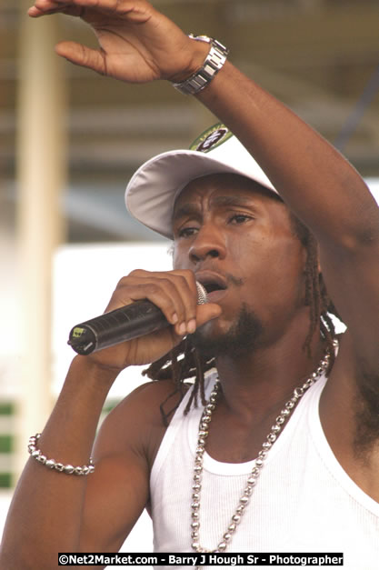 Jah Cure - Cure Fest 2007 - Longing For Concert at Trelawny Multi Purpose Stadium, Trelawny, Jamaica - Sunday, October 14, 2007 - Cure Fest 2007 October 12th-14th, 2007 Presented by Danger Promotions, Iyah Cure Promotions, and Brass Gate Promotions - Alison Young, Publicist - Photographs by Net2Market.com - Barry J. Hough Sr, Photographer - Negril Travel Guide, Negril Jamaica WI - http://www.negriltravelguide.com - info@negriltravelguide.com...!