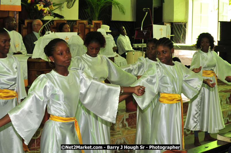 Lucea United Church - Unitied Church in Jamaica and Cayman Islands - Worship Service & Celebration of the Sacrament of Holy Communion - Special Guests: Hanover Homecoming Foundation & His excellency The Most Honourable Professor Sir Kenneth Hall Governor General of Jamaica - Sunday, August 3, 2008 - Hanover Homecoming Foundation LTD Jamaica - Wherever you roam ... Hanover bids you ... come HOME - Sunday, August 3 to Saturday, August 9, 2008 - Hanover Jamaica - Photographs by Net2Market.com - Barry J. Hough Sr. Photojournalist/Photograper - Photographs taken with a Nikon D300 - Negril Travel Guide, Negril Jamaica WI - http://www.negriltravelguide.com - info@negriltravelguide.com...!