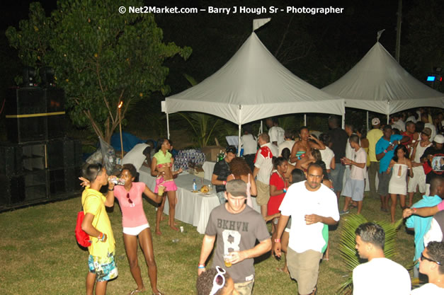 Hybrid Go Ultra - Independence Negril 2K7 - A Barefoot Beach Party @ The Hybrid Beach Cove aka Half Moon Beach Club, Sunday, August 5, 2007, Half Moon Beach, Hanover Parish, Jamaica - Negril Travel Guide.com, Negril Jamaica WI - http://www.negriltravelguide.com - info@negriltravelguide.com...!