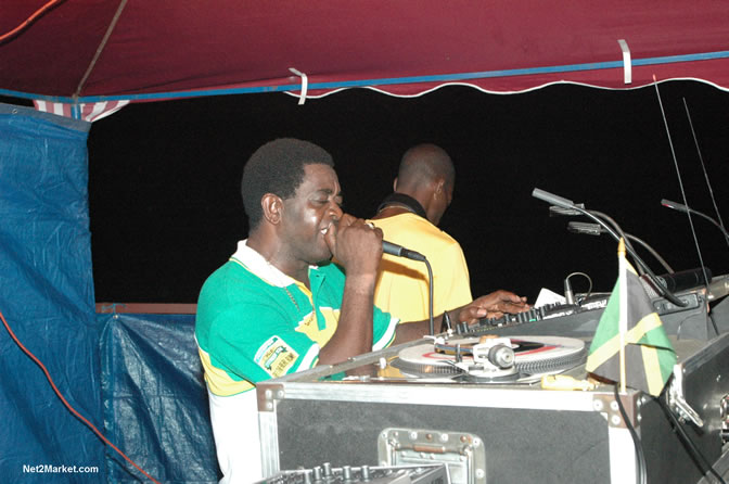 History Clash - Stone Love VS David Roddigan [Out of London] - June 5, 2005 - Presented by Jamaica Tamboo in association with Guinness - Negril Spot - Negril Travel Guide, Negril Jamaica WI - http://www.negriltravelguide.com - info@negriltravelguide.com...!