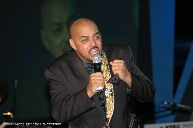 James Ingram - Air Jamaica Jazz & Blues Festival 2006 - The Art of Music - Cinnamon Hill Golf Club - Rosehall Resort & Country Club, Montego Bay, Jamaica W.I. - Thursday, Saturday 28, 2006 - Negril Travel Guide, Negril Jamaica WI - http://www.negriltravelguide.com - info@negriltravelguide.com...!