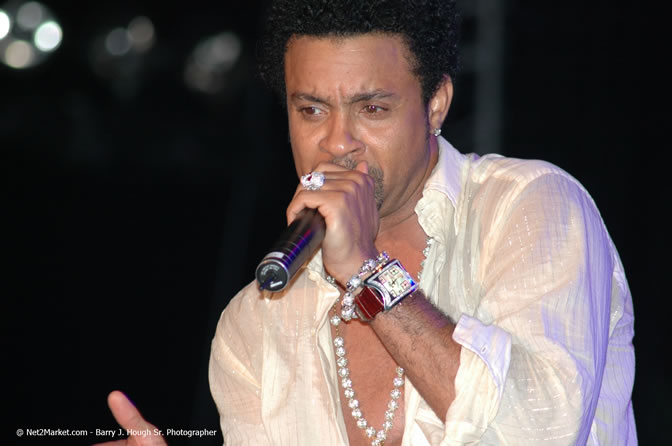 Shaggy - Air Jamaica Jazz & Blues Festival 2006 - The Art of Music - Cinnamon Hill Golf Club - Rosehall Resort & Country Club, Montego Bay, Jamaica W.I. - Thursday, January 26, 2006 - Negril Travel Guide, Negril Jamaica WI - http://www.negriltravelguide.com - info@negriltravelguide.com...!