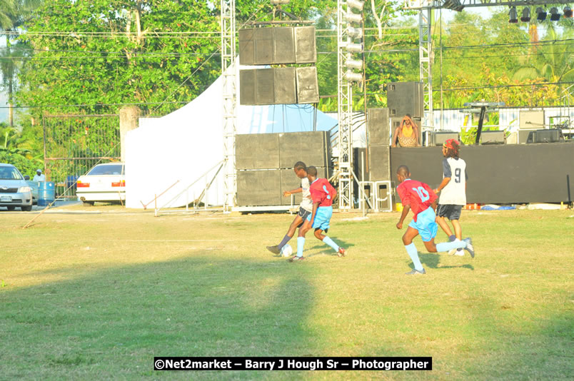 Marley Magic Traffic Jam - Celebrity Football @ Spring Break - Saturday, March 21, 2009 - Also Featuring: Kelley, Capleton, Junior Reid, Spragga Benz, Wayne Marshall, Munga, Romaine Virgo,Embee, Bango Herman, Flava K, Whisky Baggio, Andrew and Wadda Blood, Black Am I, Packa, Venue at Waz Beach, Norman Manley Boulevard, Negril Westmoreland, Jamaica - Saturday, March 21, 2009 - Photographs by Net2Market.com - Barry J. Hough Sr, Photographer/Photojournalist - Negril Travel Guide, Negril Jamaica WI - http://www.negriltravelguide.com - info@negriltravelguide.com...!