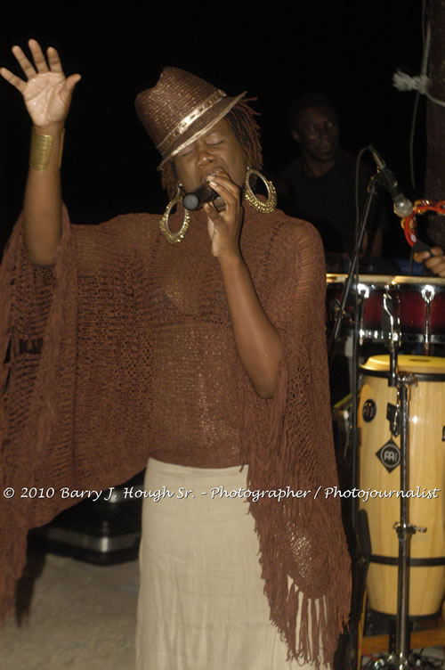 Etana - Live In Concert - One Love Reggae Concert Series 09/10 @ Negril Escape Resort and Spa, December 22, 2009, One Love Drive, West End, Negril, Westmoreland, Jamaica W.I. - Photographs by Net2Market.com - Barry J. Hough Sr, Photographer/Photojournalist - Negril Travel Guide, Negril Jamaica WI - http://www.negriltravelguide.com - info@negriltravelguide.com...!