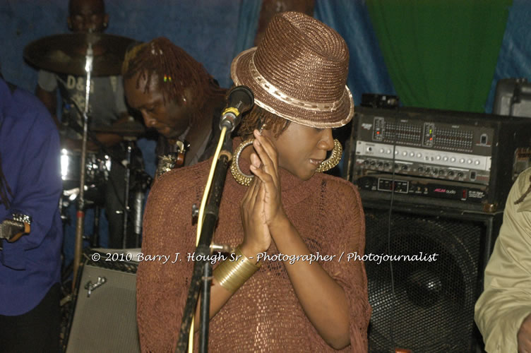 Etana - Live In Concert - One Love Reggae Concert Series 09/10 @ Negril Escape Resort and Spa, December 22, 2009, One Love Drive, West End, Negril, Westmoreland, Jamaica W.I. - Photographs by Net2Market.com - Barry J. Hough Sr, Photographer/Photojournalist - Negril Travel Guide, Negril Jamaica WI - http://www.negriltravelguide.com - info@negriltravelguide.com...!