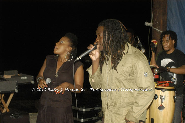 Etana - Live In Concert - One Love Reggae Concert Series 09/10 @ Negril Escape Resort and Spa, December 22, 2009, One Love Drive, West End, Negril, Westmoreland, Jamaica W.I. - Photographs by Net2Market.com - Barry J. Hough Sr, Photographer/Photojournalist - Negril Travel Guide, Negril Jamaica WI - http://www.negriltravelguide.com - info@negriltravelguide.com...!