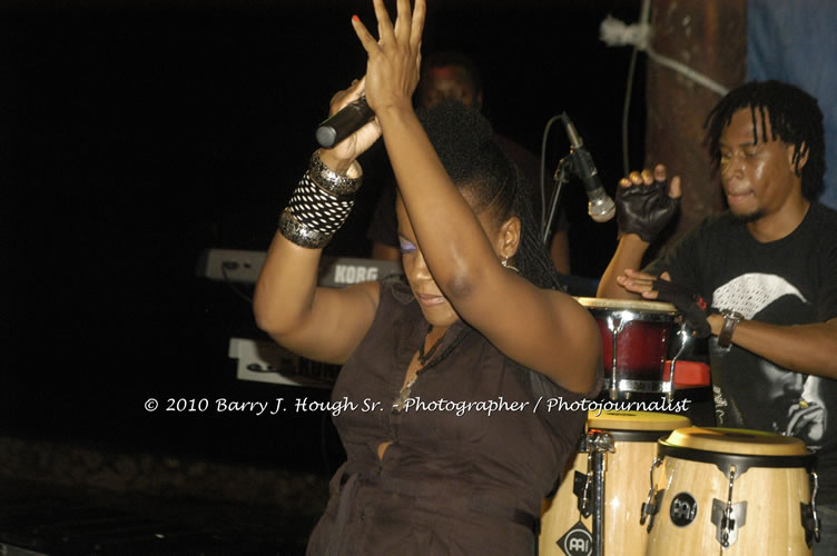 Etana - Live In Concert - One Love Reggae Concert Series 09/10 @ Negril Escape Resort and Spa, December 22, 2009, One Love Drive, West End, Negril, Westmoreland, Jamaica W.I. - Photographs by Net2Market.com - Barry J. Hough Sr, Photographer/Photojournalist - Negril Travel Guide, Negril Jamaica WI - http://www.negriltravelguide.com - info@negriltravelguide.com...!