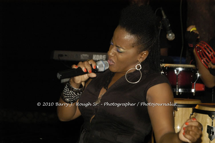 Etana - Live In Concert - One Love Reggae Concert Series 09/10 @ Negril Escape Resort and Spa, December 22, 2009, One Love Drive, West End, Negril, Westmoreland, Jamaica W.I. - Photographs by Net2Market.com - Barry J. Hough Sr, Photographer/Photojournalist - Negril Travel Guide, Negril Jamaica WI - http://www.negriltravelguide.com - info@negriltravelguide.com...!