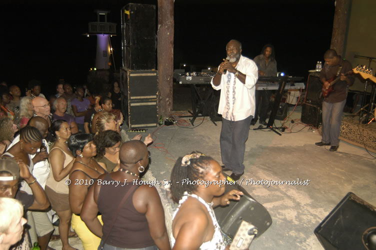 Freddy McGregor - Live In Concert @ Negril Escape Resort and Spa, One Love Drive, West End, Negril, Westmoreland, Jamaica W.I. - Photographs by Net2Market.com - Barry J. Hough Sr, Photographer/Photojournalist - Negril Travel Guide, Negril Jamaica WI - http://www.negriltravelguide.com - info@negriltravelguide.com...!