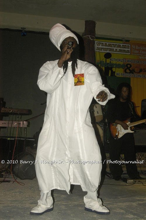 Marcia Griffiths & Edge Michael - Live In Concert - One Love Reggae Concert Series 09/10 @ Negril Escape Resort and Spa, December 29, 2009, One Love Drive, West End, Negril, Westmoreland, Jamaica W.I. - Photographs by Net2Market.com - Barry J. Hough Sr, Photographer/Photojournalist - Negril Travel Guide, Negril Jamaica WI - http://www.negriltravelguide.com - info@negriltravelguide.com...!