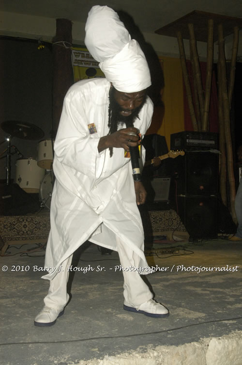 Marcia Griffiths & Edge Michael - Live In Concert - One Love Reggae Concert Series 09/10 @ Negril Escape Resort and Spa, December 29, 2009, One Love Drive, West End, Negril, Westmoreland, Jamaica W.I. - Photographs by Net2Market.com - Barry J. Hough Sr, Photographer/Photojournalist - Negril Travel Guide, Negril Jamaica WI - http://www.negriltravelguide.com - info@negriltravelguide.com...!