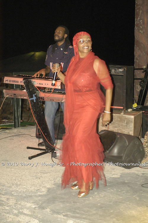 Marcia Griffiths & Edge Michael - Live In Concert - One Love Reggae Concert Series 09/10 @ Negril Escape Resort and Spa, December 29, 2009, One Love Drive, West End, Negril, Westmoreland, Jamaica W.I. - Photographs by Net2Market.com - Barry J. Hough Sr, Photographer/Photojournalist - Negril Travel Guide, Negril Jamaica WI - http://www.negriltravelguide.com - info@negriltravelguide.com...!