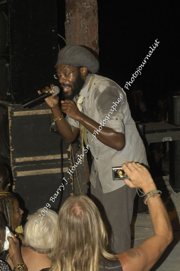  Tarrus Riley - Live in Concert - at the One Love Reggae Concert Series 09/10 @ Negril Escape Resort & Spa - Also Featuring: Mistic Bowie, Monday Justice, Cash, Dean Frazier - DJ Gemini - MC Oliver Cargill, Negril Escape Resort & Spa, One Love Drive, West End, Negril, Westmoreland, Jamaica W.I. - Tuesday, November 17, 2009 - Photographs by Net2Market.com - Barry J. Hough Sr, Photographer / Photojournalist - Photos taken with a Nikon D70, D100, or D300 - Negril Travel Guide, Negril Jamaica WI - http://www.negriltravelguide.com - info@negriltravelguide.com...!