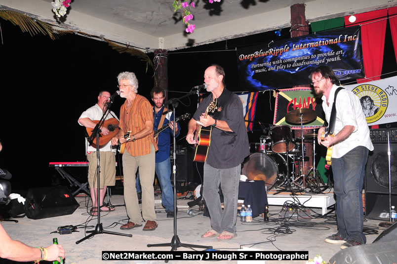 Chinese New Year @ The Sunset Show at Negril Escape - Tuesday, January 27, 2009 - Live Reggae Music at Negril Escape - Tuesday Nights 6:00PM to 10:00 PM - Photographs by Net2Market.com - Barry J. Hough Sr, Photographer/Photojournalist - Negril Travel Guide, Negril Jamaica WI - http://www.negriltravelguide.com - info@negriltravelguide.com...!