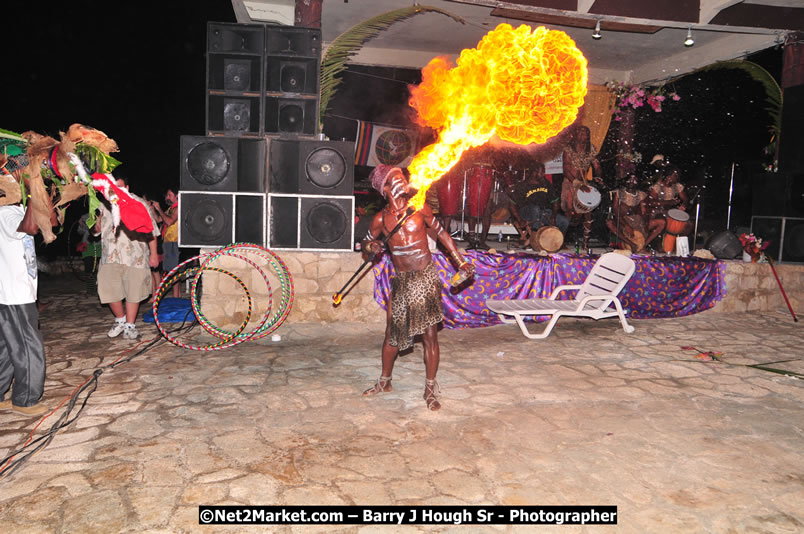 Chinese New Year @ The Sunset Show at Negril Escape - Tuesday, January 27, 2009 - Live Reggae Music at Negril Escape - Tuesday Nights 6:00PM to 10:00 PM - Photographs by Net2Market.com - Barry J. Hough Sr, Photographer/Photojournalist - Negril Travel Guide, Negril Jamaica WI - http://www.negriltravelguide.com - info@negriltravelguide.com...!