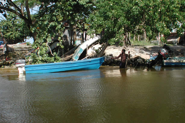 A Photo Walk along Negril's Famous Seven Mile Beach - Negril Travel Guide, Negril Jamaica WI - http://www.negriltravelguide.com - info@negriltravelguide.com...!