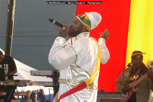 Capleton at Tru-Juice Rebel Salute 2008 - The 15th staging of Tru-Juice Rebel Salute, Saturday, January 12, 2008, Port Kaiser Sports Club, St. Elizabeth, Jamaica W.I. - Photographs by Net2Market.com - Barry J. Hough Sr, Photographer - Negril Travel Guide, Negril Jamaica WI - http://www.negriltravelguide.com - info@negriltravelguide.com...!