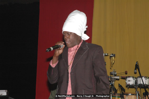 Richie Spice at Tru-Juice Rebel Salute 2008 - The 15th staging of Tru-Juice Rebel Salute, Saturday, January 12, 2008, Port Kaiser Sports Club, St. Elizabeth, Jamaica W.I. - Photographs by Net2Market.com - Barry J. Hough Sr, Photographer - Negril Travel Guide, Negril Jamaica WI - http://www.negriltravelguide.com - info@negriltravelguide.com...!