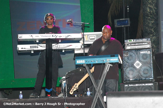 Mary J. Blige - Red Stripe Reggae Sumfest 2007 - Zenith - Saturday, July 21, 2007 - Catherine Hall, Montego Bay, St James, Jamaica W.I. - Negril Travel Guide, Negril Jamaica WI - http://www.negriltravelguide.com - info@negriltravelguide.com...!