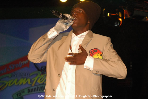 Richie Spice  - Red Stripe Reggae Sumfest 2007 - Zenith - Saturday, July 21, 2007 - Catherine Hall, Montego Bay, St James, Jamaica W.I. - Negril Travel Guide, Negril Jamaica WI - http://www.negriltravelguide.com - info@negriltravelguide.com...!