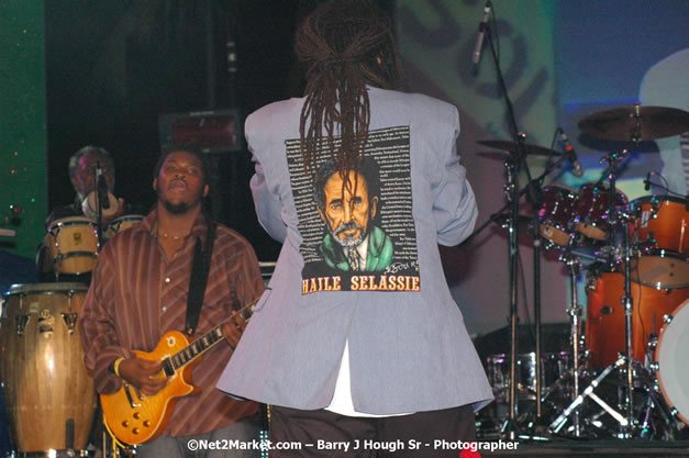 Tarrus Riley - Red Stripe Reggae Sumfest 2007 - Zenith - Saturday, July 21, 2007 - Catherine Hall, Montego Bay, St James, Jamaica W.I. - Negril Travel Guide, Negril Jamaica WI - http://www.negriltravelguide.com - info@negriltravelguide.com...!