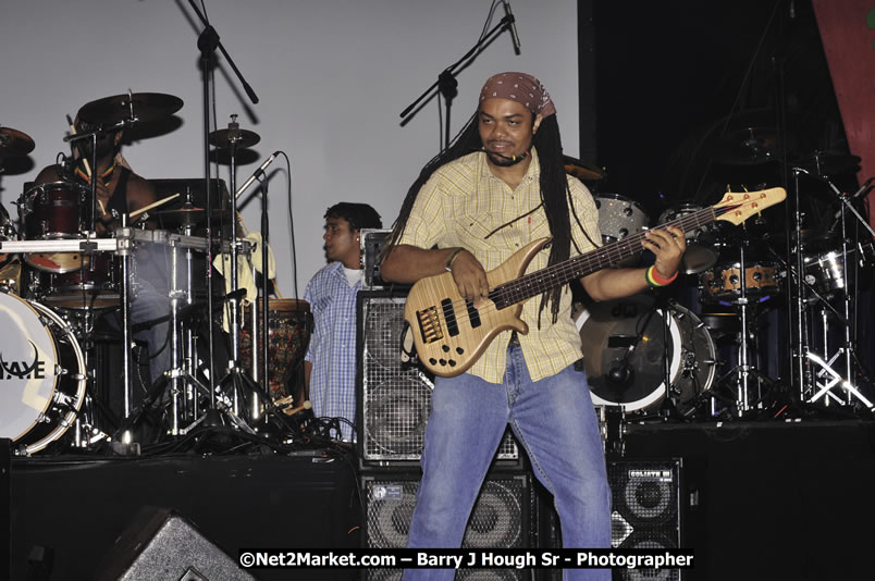 Andy Vernon @ Reggae Sumfest 2008 International Night 2, Catherine Hall, Montego Bay - Saturday, July 19, 2008 - Reggae Sumfest 2008 July 13 - July 19, 2008 - Photographs by Net2Market.com - Barry J. Hough Sr. Photojournalist/Photograper - Photographs taken with a Nikon D300 - Negril Travel Guide, Negril Jamaica WI - http://www.negriltravelguide.com - info@negriltravelguide.com...!