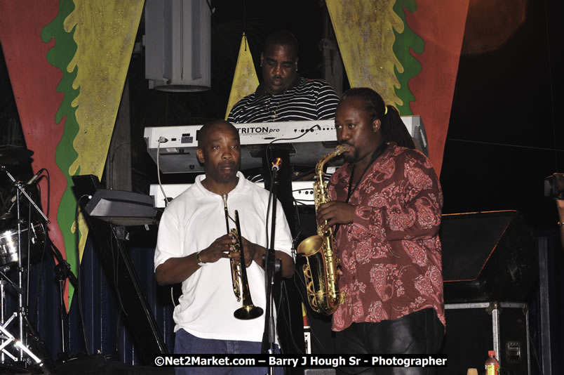 Andy Vernon @ Reggae Sumfest 2008 International Night 2, Catherine Hall, Montego Bay - Saturday, July 19, 2008 - Reggae Sumfest 2008 July 13 - July 19, 2008 - Photographs by Net2Market.com - Barry J. Hough Sr. Photojournalist/Photograper - Photographs taken with a Nikon D300 - Negril Travel Guide, Negril Jamaica WI - http://www.negriltravelguide.com - info@negriltravelguide.com...!