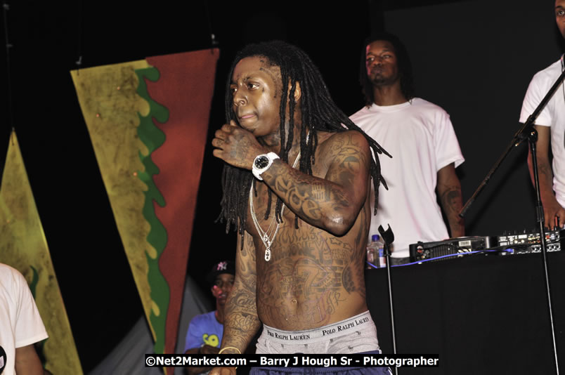 Lil Wayne @ Reggae Sumfest 2008 International Night 2, Catherine Hall, Montego Bay - Saturday, July 19, 2008 - Reggae Sumfest 2008 July 13 - July 19, 2008 - Photographs by Net2Market.com - Barry J. Hough Sr. Photojournalist/Photograper - Photographs taken with a Nikon D300 - Negril Travel Guide, Negril Jamaica WI - http://www.negriltravelguide.com - info@negriltravelguide.com...!