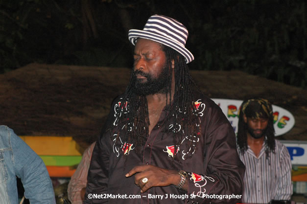 Tarrus Riley, Jimmy Riley, and Dwayne Stephensen - Money Cologne Promotions in association with "British Link Up" presents Summer Jam featuring She's Royal Tarrus Riley & Jimmy Riley - Plus Ras Slick, Sham Dawg, and Whiskey Bagio @ Roots Bamboo, Norman Manley Boulevard, Negril, Jamaica W.I. - Backed up Dean Fraser & The Hurricanne Band - MC Barry G and Rev. BB - July 25, 2007 - Negril Travel Guide.com, Negril Jamaica WI - http://www.negriltravelguide.com - info@negriltravelguide.com...!