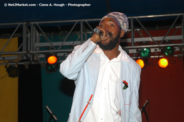 Lutan Fyah - Smile Jamaica, Nine Miles, St Anns, Jamaica - Saturday, February 10, 2007 - The Smile Jamaica Concert, a symbolic homecoming in Bob Marley's birthplace of Nine Miles - Negril Travel Guide, Negril Jamaica WI - http://www.negriltravelguide.com - info@negriltravelguide.com...!