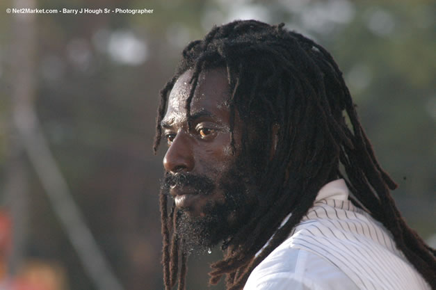 Buju Banton - Red Stripe Reggae Sumfest 2006 - The Summit - Jamaica's Greatest, The World's Best - Saturday, July 22, 2006 - Montego Bay, Jamaica - Negril Travel Guide, Negril Jamaica WI - http://www.negriltravelguide.com - info@negriltravelguide.com...!