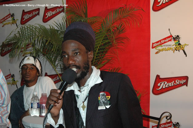 Sizzla - Ignition - The Internation Fire Blazes - Friday, July 21, 2006 - Montego Bay, Jamaica - Negril Travel Guide, Negril Jamaica WI - http://www.negriltravelguide.com - info@negriltravelguide.com...!