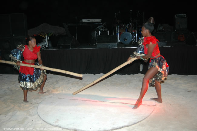 Half Moon Resort Party - Virgin Atlantic Inaugural Flight To Montego Bay, Jamaica Photos - Sir Richard Branson, President & Family, and 450 Passengers - Party Royal Pavillion at Half Moon Resort, Montego Bay, Jamaica - Monday, July 3, 2006 - Negril Travel Guide, Negril Jamaica WI - http://www.negriltravelguide.com - info@negriltravelguide.com...!