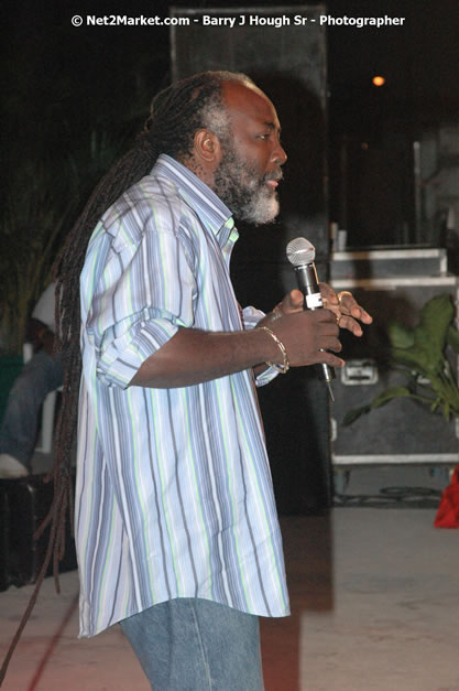 Freddie McGregor @ Western Consciousness 2007 - Presented by King of Kings Productons - Saturday, April 28, 2007 - Llandilo Cultural Centre, Savanna-La-Mar, Westmoreland, Jamaica W.I. - Negril Travel Guide, Negril Jamaica WI - http://www.negriltravelguide.com - info@negriltravelguide.com...!