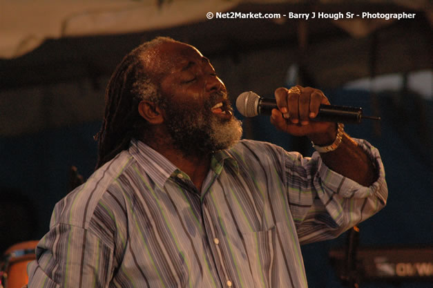 Freddie McGregor @ Western Consciousness 2007 - Presented by King of Kings Productons - Saturday, April 28, 2007 - Llandilo Cultural Centre, Savanna-La-Mar, Westmoreland, Jamaica W.I. - Negril Travel Guide, Negril Jamaica WI - http://www.negriltravelguide.com - info@negriltravelguide.com...!