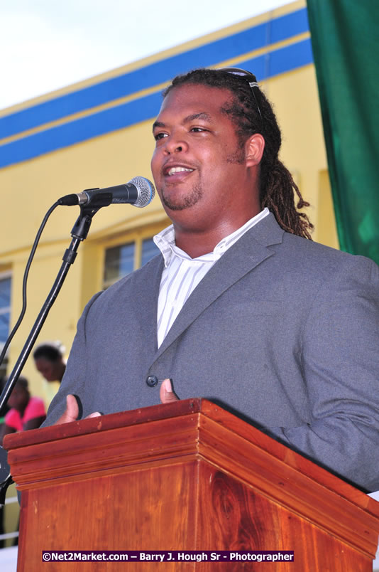 The City of Montego Bay Welcomes Our 2008 Olympians - Western Motorcade - Civic Ceremony - A Salute To Our Beijing Heros - Sam Sharpe Square, Montego Bay, Jamaica - Tuesday, October 7, 2008 - Photographs by Net2Market.com - Barry J. Hough Sr. Photojournalist/Photograper - Photographs taken with a Nikon D300 - Negril Travel Guide, Negril Jamaica WI - http://www.negriltravelguide.com - info@negriltravelguide.com...!