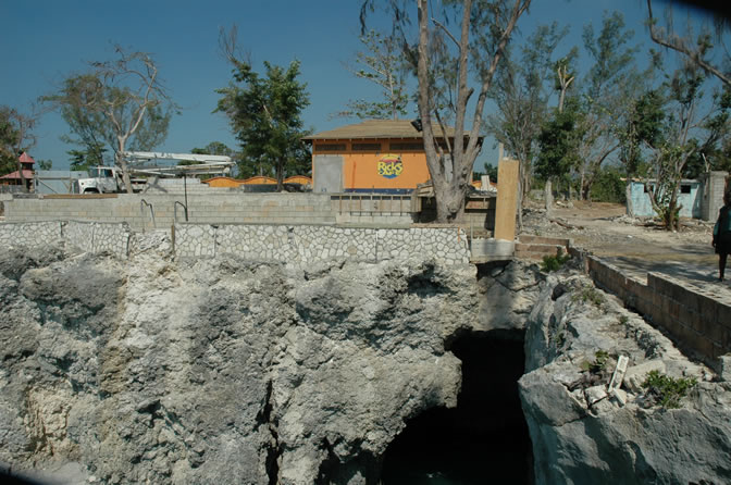 W orld Famous - Rick's Cafe - Negril's West End Cliffs - Rebuilding After Ivan  - Negril Travel Guide, Negril Jamaica WI - http://www.negriltravelguide.com - info@negriltravelguide.com...!